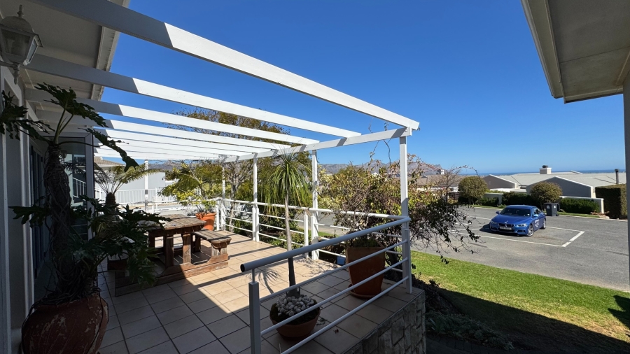 To Let 3 Bedroom Property for Rent in Fernwood Western Cape